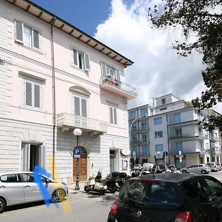 D'Azeglio Apartments Апартаменты Виареджо